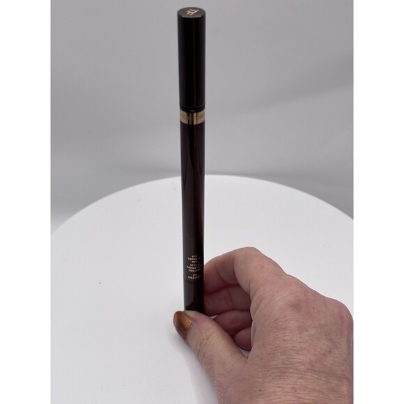 Tom Ford Eye Defining Pen Stylo Definition Regard 01 DEEPER 0.03 floz /8ml New - Picture 1 of 7